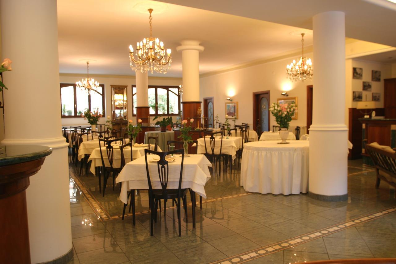 Hotel Pescetto Albenga Buitenkant foto