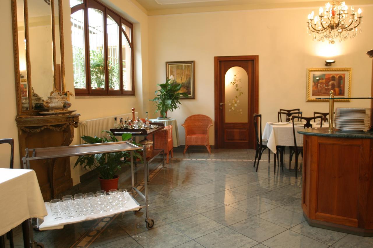 Hotel Pescetto Albenga Buitenkant foto