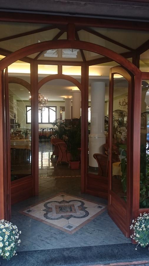 Hotel Pescetto Albenga Buitenkant foto