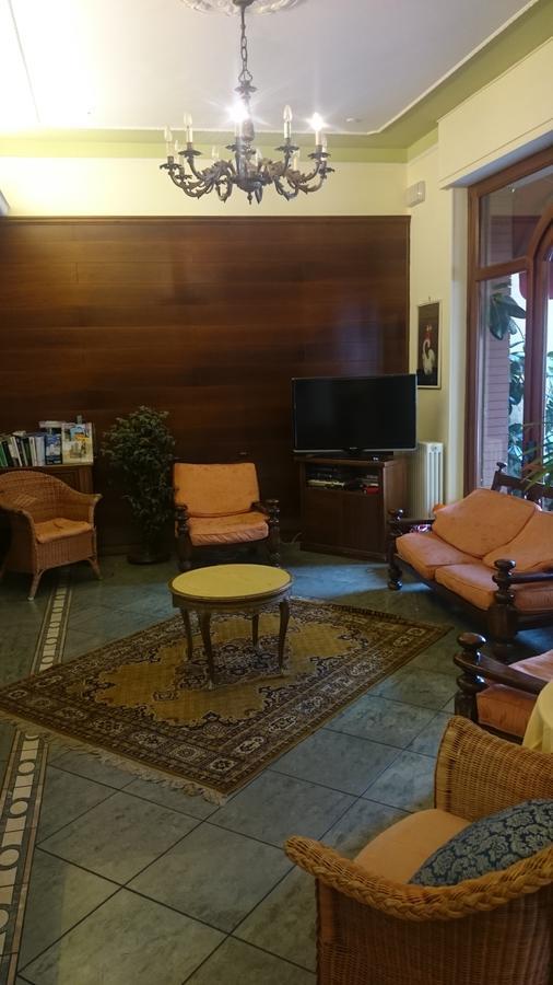 Hotel Pescetto Albenga Buitenkant foto