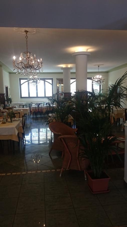 Hotel Pescetto Albenga Buitenkant foto