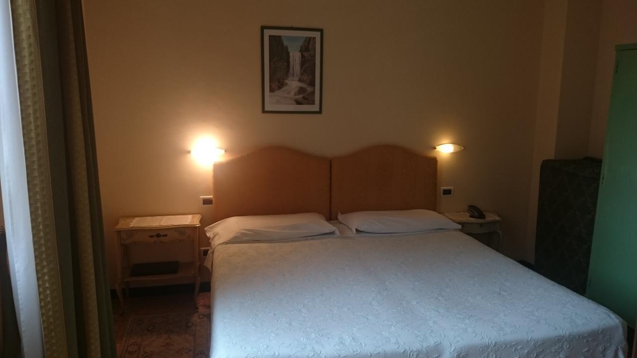Hotel Pescetto Albenga Buitenkant foto