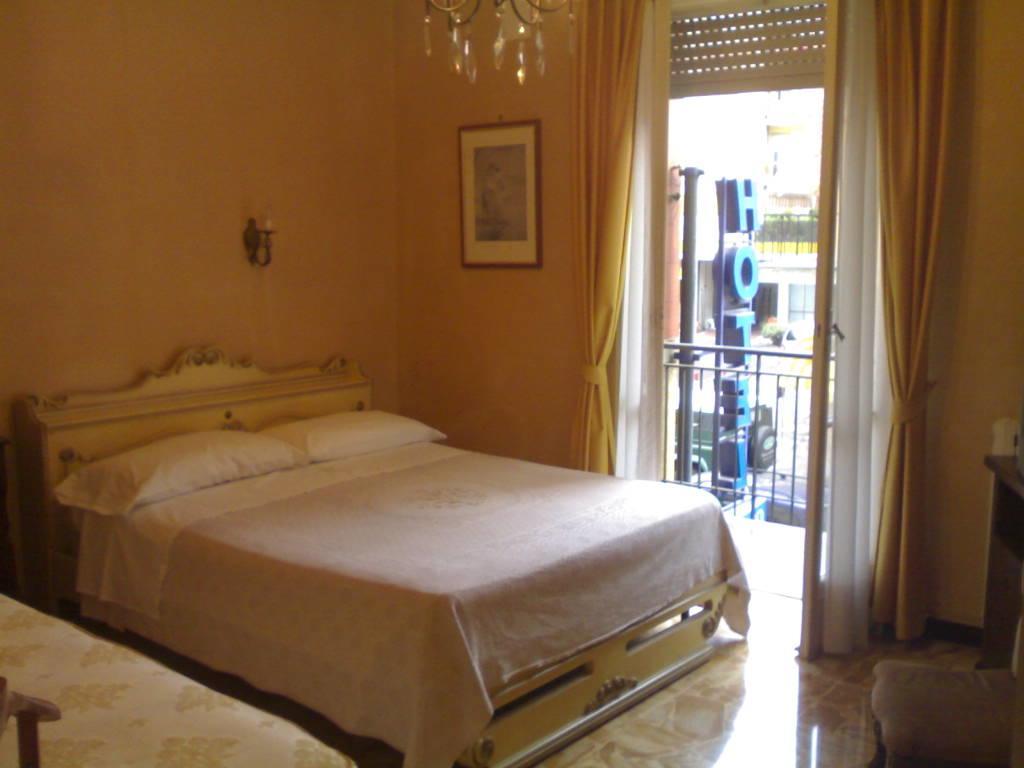 Hotel Pescetto Albenga Buitenkant foto