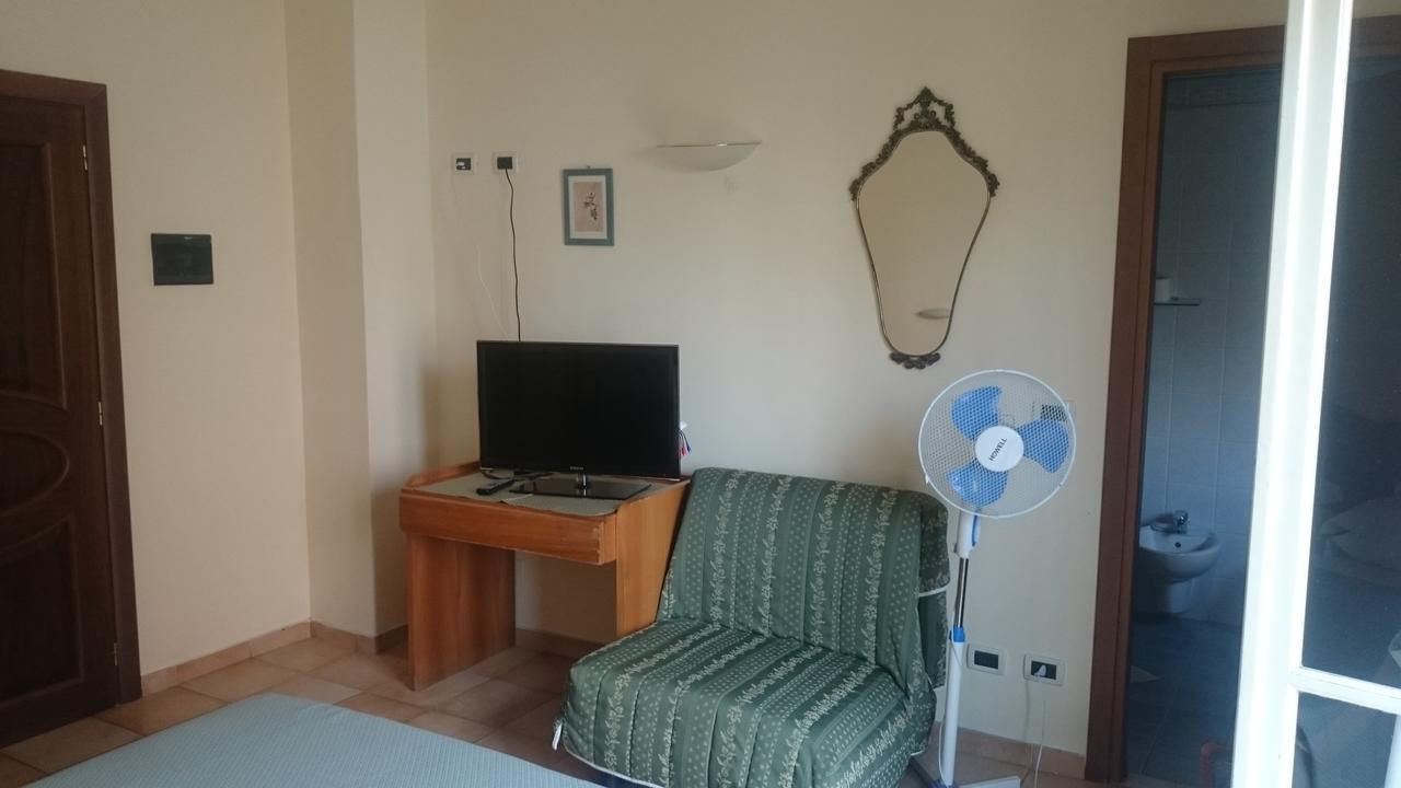 Hotel Pescetto Albenga Buitenkant foto